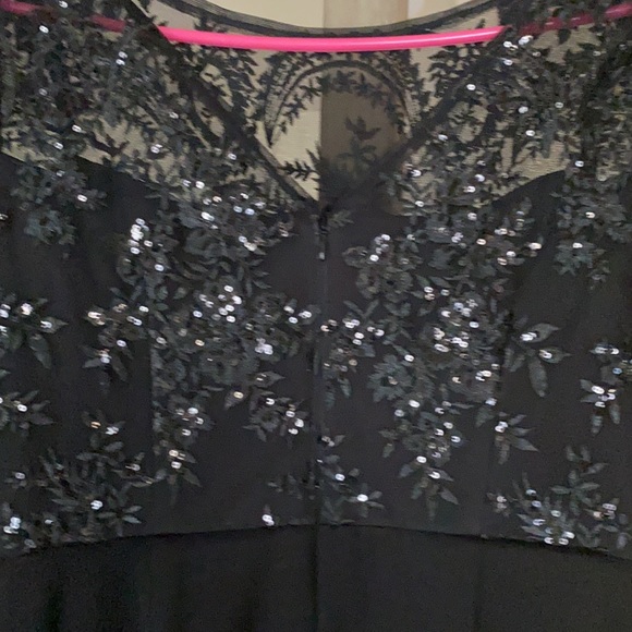 Adrianna Papell Dress - Picture 9 of 9